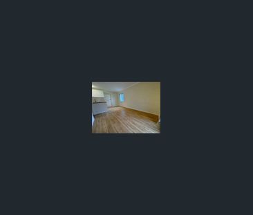 Simple Ground-Level Unit in Prime Claremont Location - Photo 2