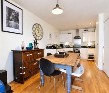 3 bedroom apartment to rent - Photo 6