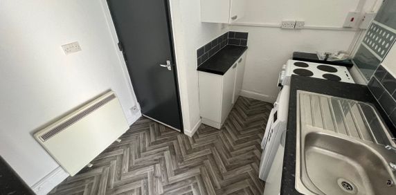 Claude Place - Photo 2