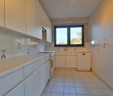 Ruim 3 slaapkamer appartement met fantastisch uitzicht op rustige l... - Photo 5