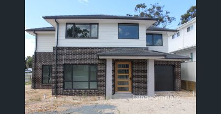 Brand New - 5 Bedroom + Multiple Living Areas - Photo 5