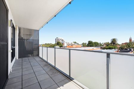 Perfectly Positioned & Prime Location! - Photo 2