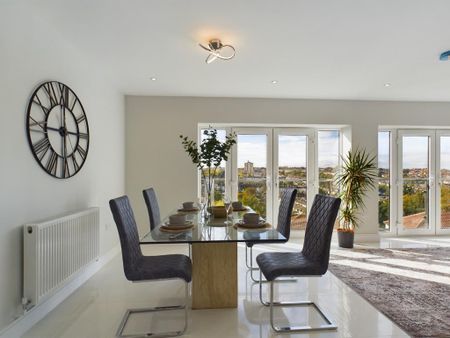 5 bedroom link detached house to rent - Photo 3