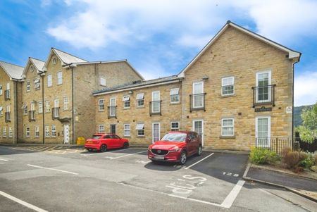 2 bedroom Flat To Let - Photo 3