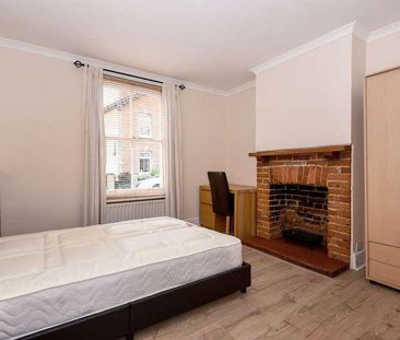 Queens Road, Guildford, GU1 - Photo 4