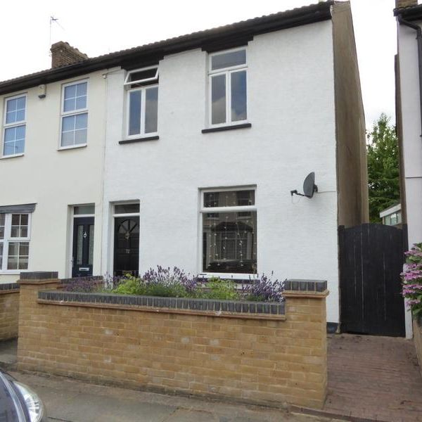 2 bedroom end of terrace house to rent - Photo 1