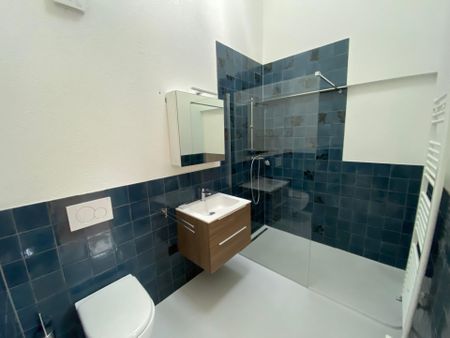 Moderne 2.5-Zimmer-Dachwohnung in Bauma - Photo 2