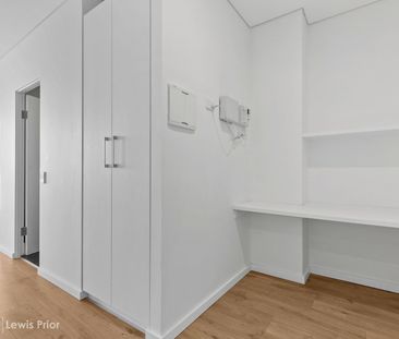 Light-Filled Living, Prime Position - Photo 5