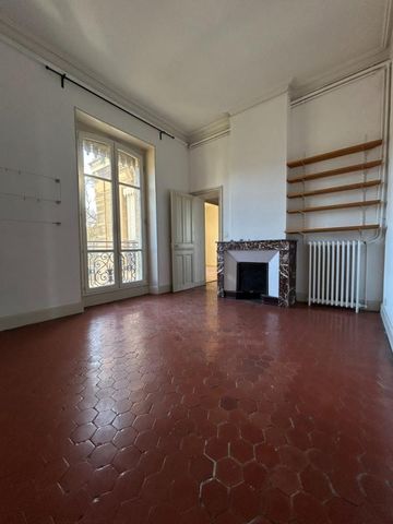 Location Appartement 4 pièces 135m² AVIGNON 84000 - Photo 2