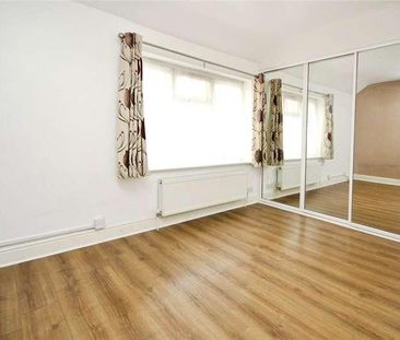Cropparth Road, Dagenham, RM10 - Photo 2