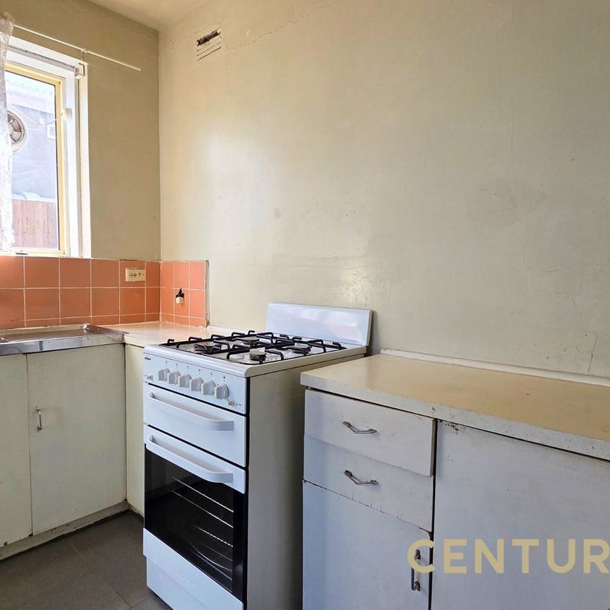 Stylish 1-Bed Retreat in Prime Location - Photo 1