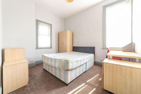 5 bedroom terraced house to rent - Photo 2