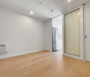 Welcome to apartment 608 in Hyde Lane. - Photo 1