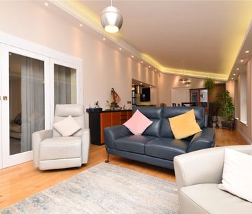 22, Wigton Chase, Leeds, LS17 8SG - Photo 6