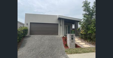 Luxurious Family Home for Rent in Coomera - Photo 3