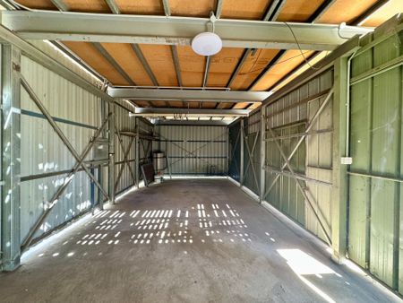 OPEN & FRESH LIVING! - Photo 5