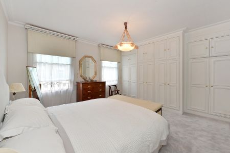 Graham Terrace, London, SW1W - Photo 5