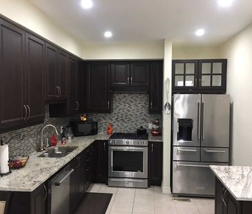 For Lease - 8 Wimbledon Court, Whitby, Ontario - Photo 1