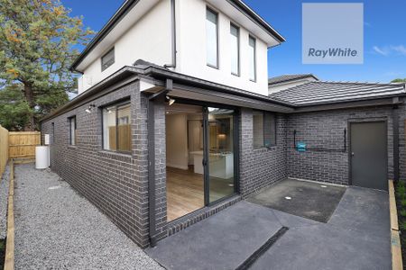 Light, Bright & Quality Built! - Photo 5