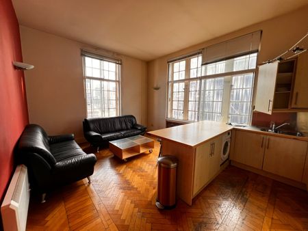 2 Bed Flat, Eastgate, LS2 - Photo 2