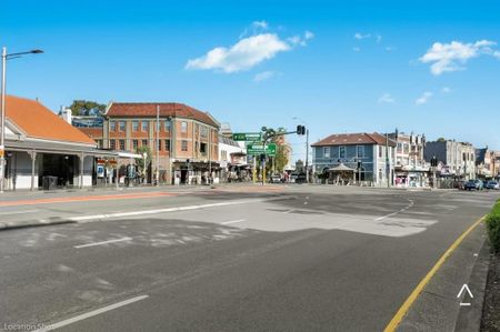 Modern Studio - Photo 5