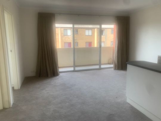 Cozy 2-Bedroom Unit in a Convenient Location - Photo 1