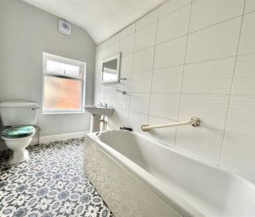 2 bedroom terraced house to rent - Photo 6