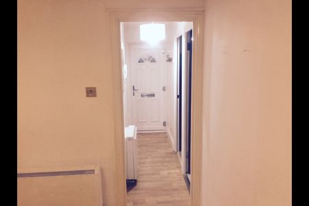 2 Bed Flat, Forest Road, E17 - Photo 2