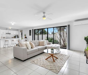 Delightful 4 Bedroom Home - Photo 2