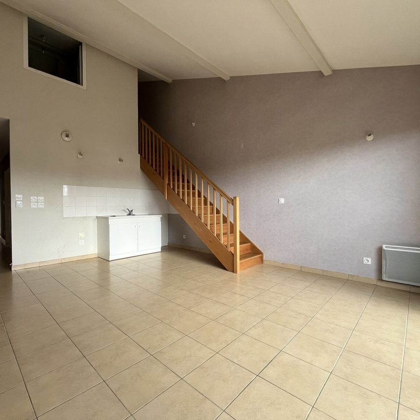 Location Maison 3 pièces 71m² ST LOUBES 33450 - Photo 1