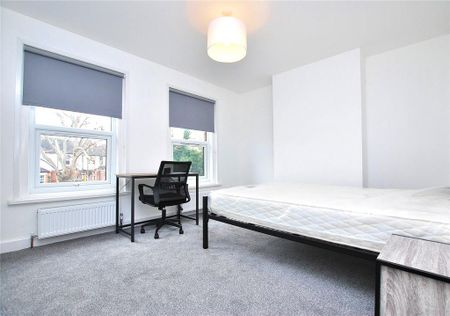 4 bedroom semi-detached house to rent - Photo 2