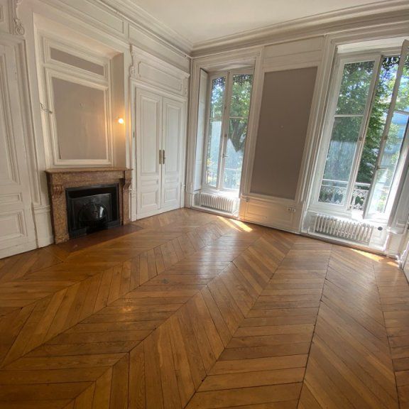 APPARTEMENT T6 A LOUER - Photo 1