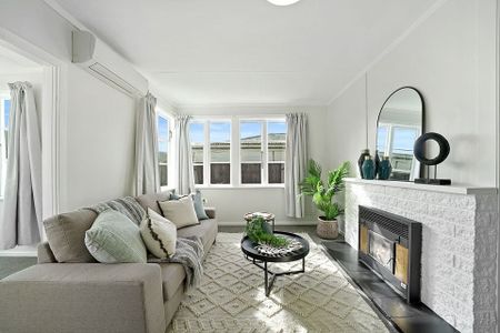 Large Family Home - Photo 2