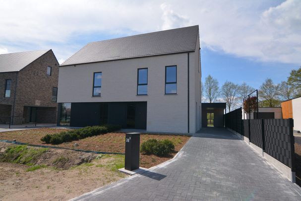 Luxueuse nieuwbouwwoning in het centrum van Vlimmeren - Photo 1