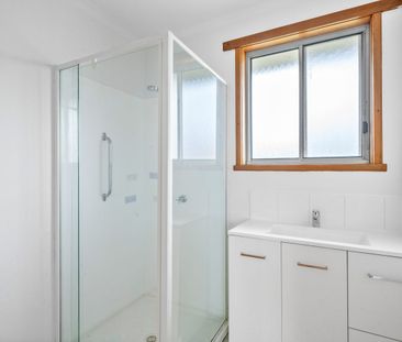 3 Bedroom Home with Gardener Included - Photo 2