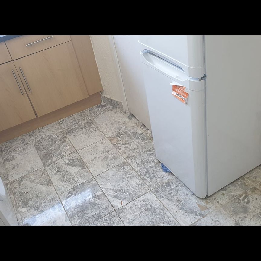 2 Bed Flat, Cowen Avenue, HA2 - Photo 1