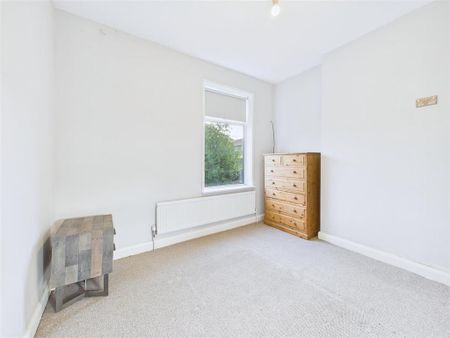 2 bedroom end of terrace house to rent - Photo 5