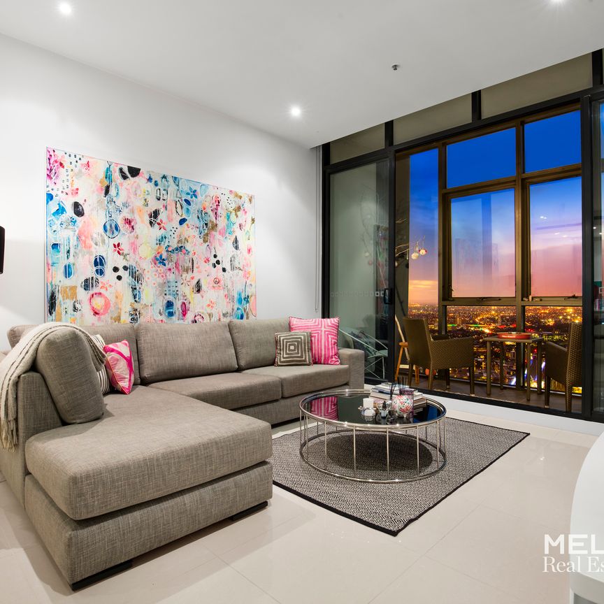 CENTRAL OASIS WITH SPECTACULAR VIEWS - UNFURNISHED WITH WHITEGOODS - Photo 1