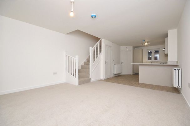 2, Saddleback Close, Churwell, Morley, Leeds, LS27 7NP - Photo 1