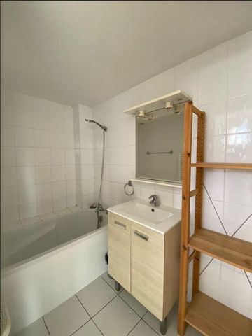 Location Appartement 3 pièces 61m² BORDEAUX 33000 - Photo 2