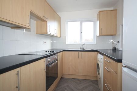 Foxhills, Woking - Photo 4