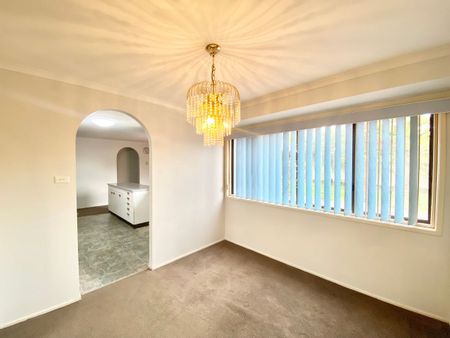 THE PERFECT SINGLE LEVEL HOME - Photo 2