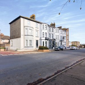 studio to rent Queens Road, Great Yarmouthn NR30 - Photo 2