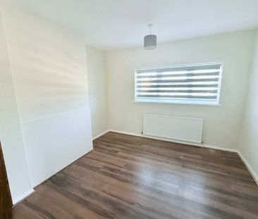 Newhouse Crescent - Photo 4