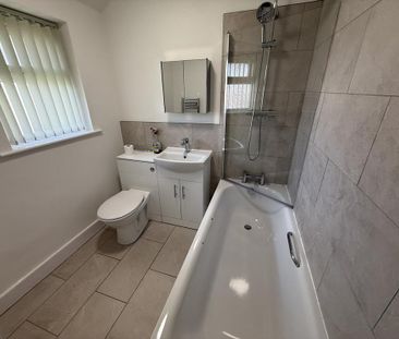 3 bedroom terraced house to rent - Photo 5