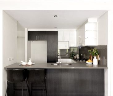 Spacious Two-Bedroom Apartment Close to Nundah Village - Photo 6