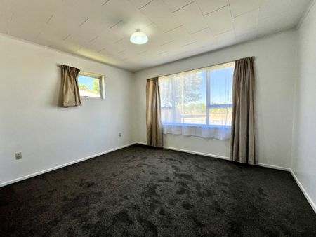 Portsmouth Road, Flaxmere - Photo 3