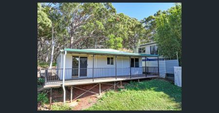 Cozy 2 Bedroom Home Close to Town - Photo 5