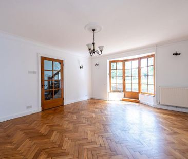 4 bedroom detached house to rent - Photo 2