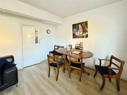 3 bedroom flat to rent - Photo 1